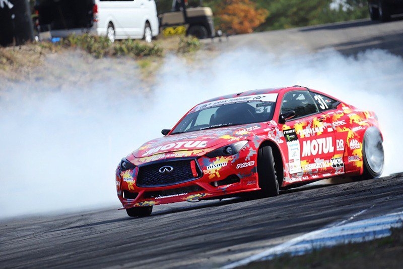 INFINITI Q60_drift